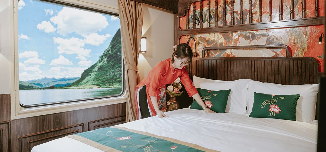 Erstklassiger-Service-–-Credit-SJourney-Vietnam-Luxury-Express_1134x530