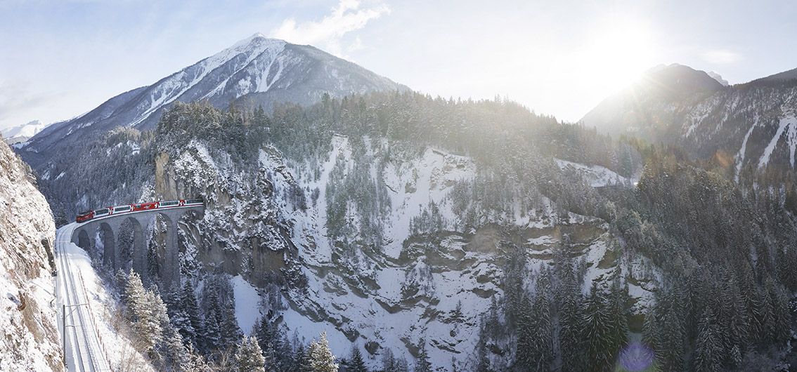Die schönsten Zugfahrten in den verschneiten Schweizer Alpen (2026/2027/2028)