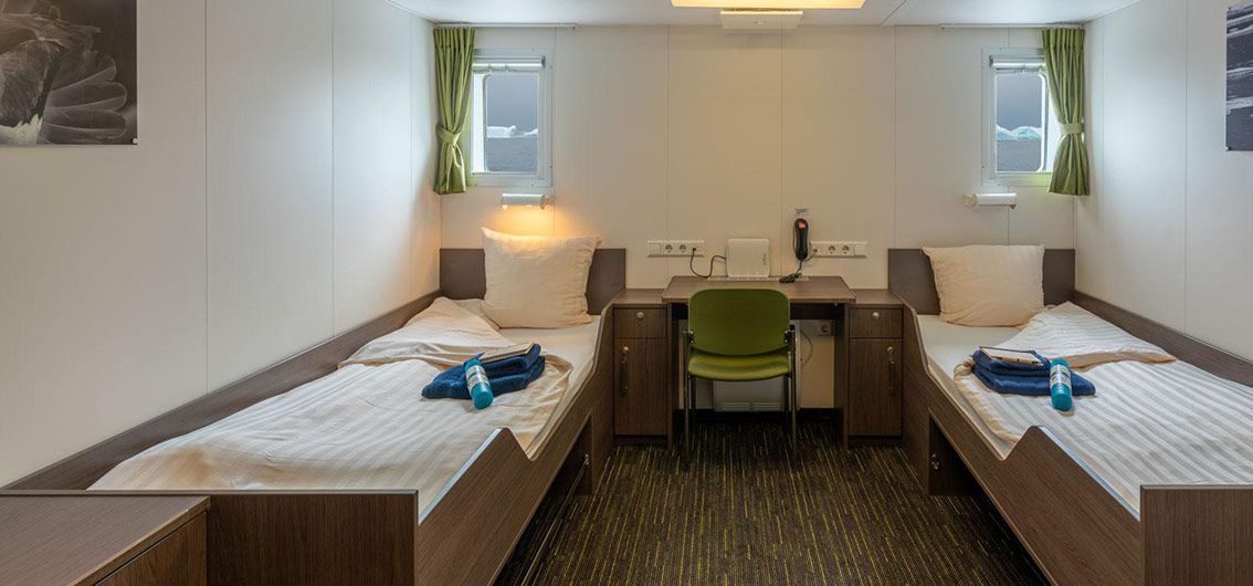 2-Bett-Kabine mit Fenster