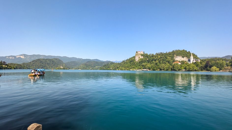 Per E-Bike über die Alpen - Auf dem Bleeder See