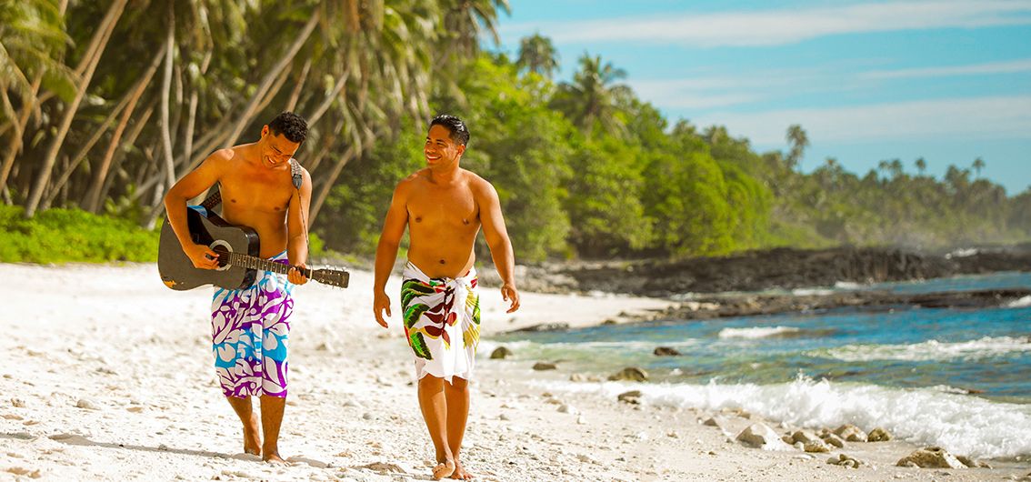 Spaziergang am Strand von Samoa