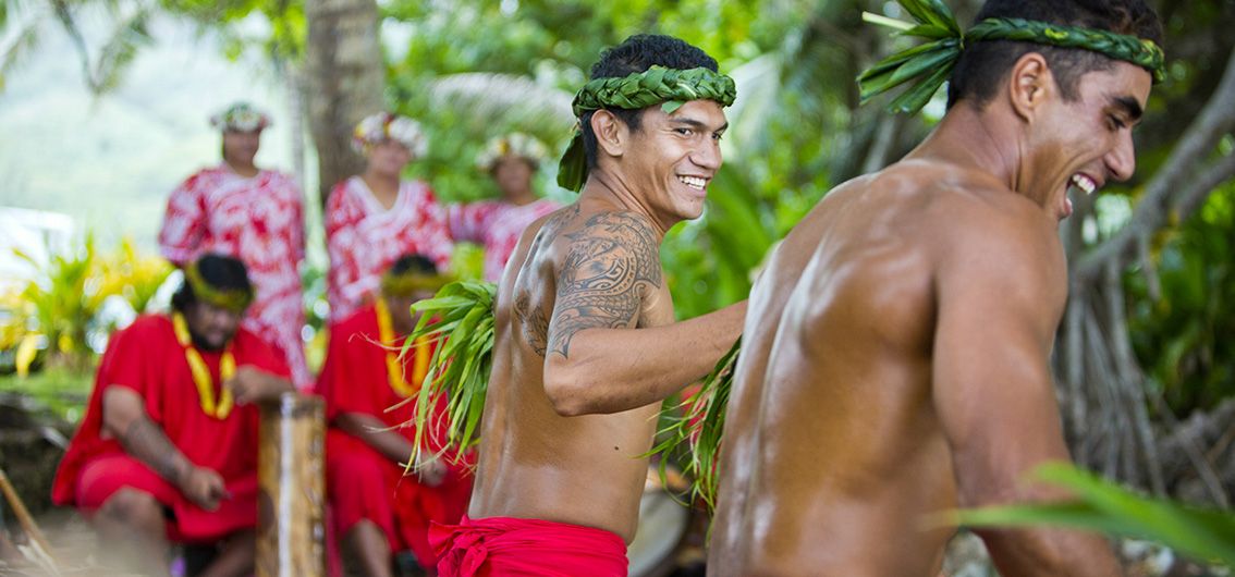 Polynesische Tänzer auf den Austral Inseln