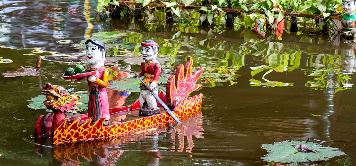 Vietnam-Traditionelles-Wasserpuppenspiel---