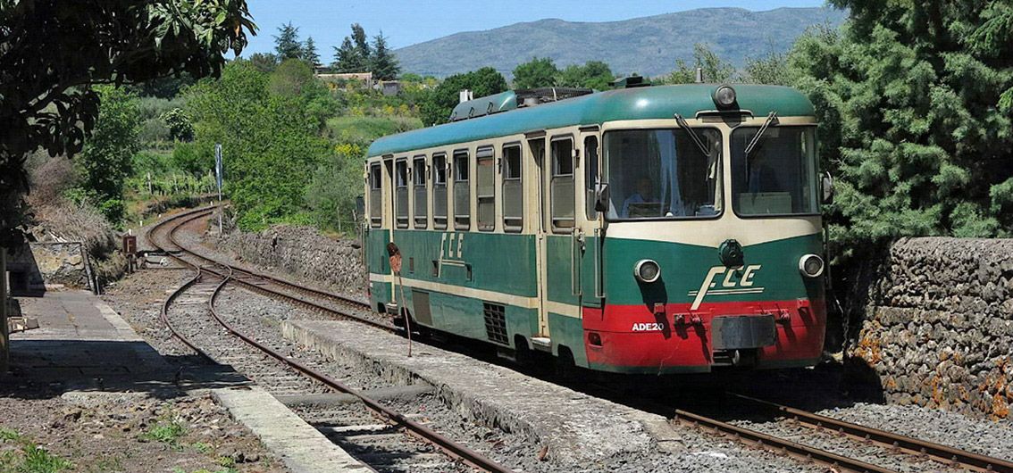Italien -Schmalspurbahn Ferrovia Circumetnea