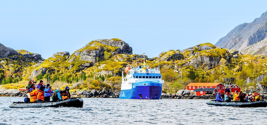 Eine exklusive Expeditions-Kreuzfahrt rund um Island (2026)